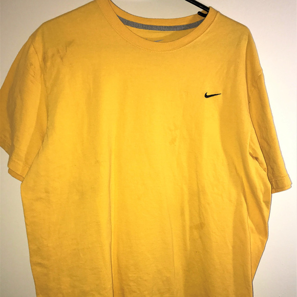 Men's Nike Yellow T-Shirt - Picture 2 of 6